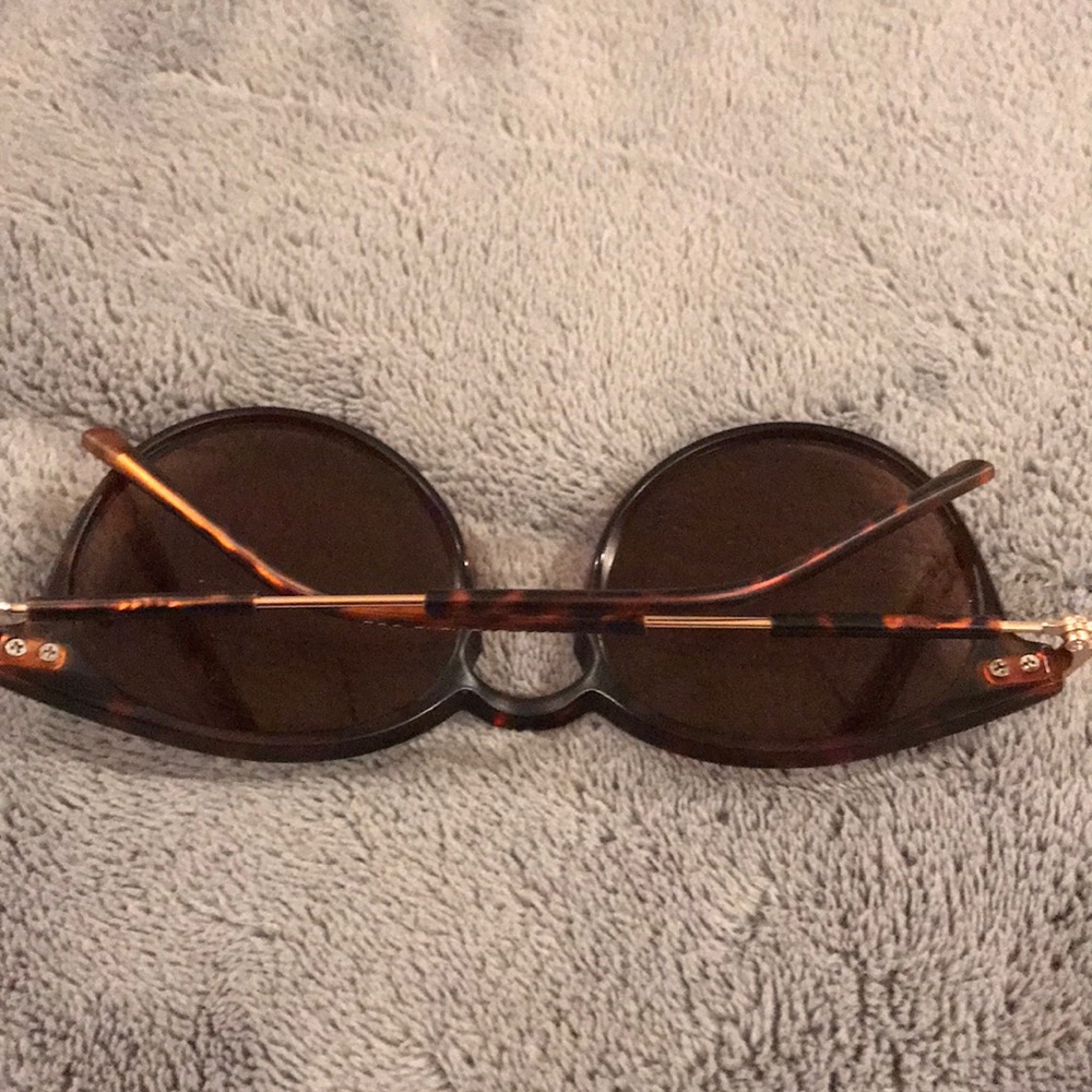 sunglasses - Picture 2 of 3